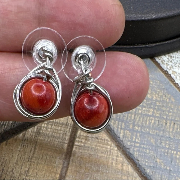 Red Jade dainty spheres stud earrings/good luck for Virgo healing crystal - Picture 2 of 5